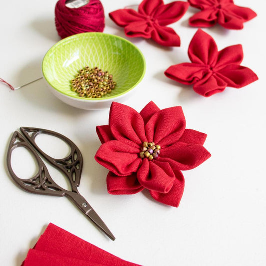 Clover 8483 Large Pointed Petal Kanzashi Flower Maker