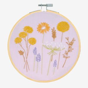 Kit Broderie DMC – Paysage Printanier Georgie K. Emery – Niveau Avancé – Tout Inclus Pour Créer