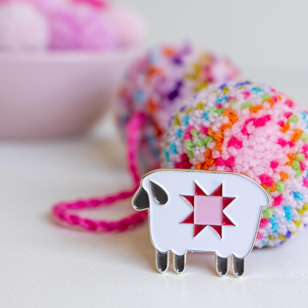 It's Sew Emma Prim Sheep Enamel Magnetic Needle Minder