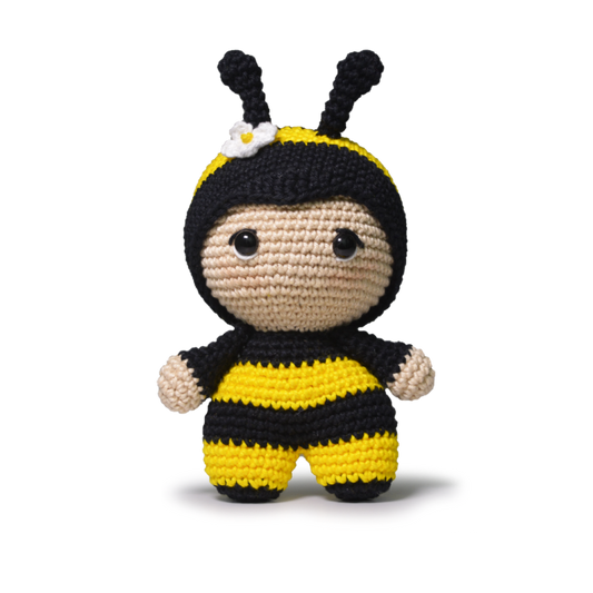 Circulo Amigurumi Kit "Too Cute" Bumblebee