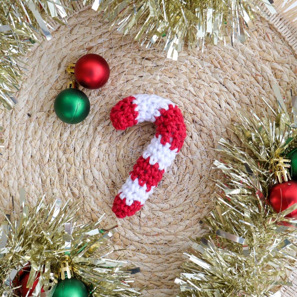 Hoooked Amigurumi Christmas Ornament Kit