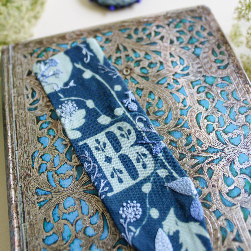 Create stunning cyan-coloured prints on fabric and paper with this Cyanotype Printing Kit