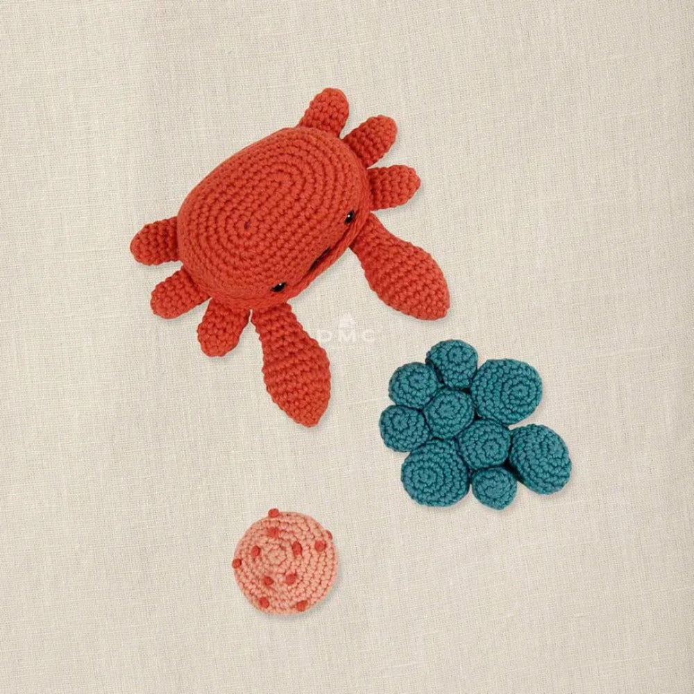 DMC Amigurumi Crochet Kit Crab – thekraftymobile
