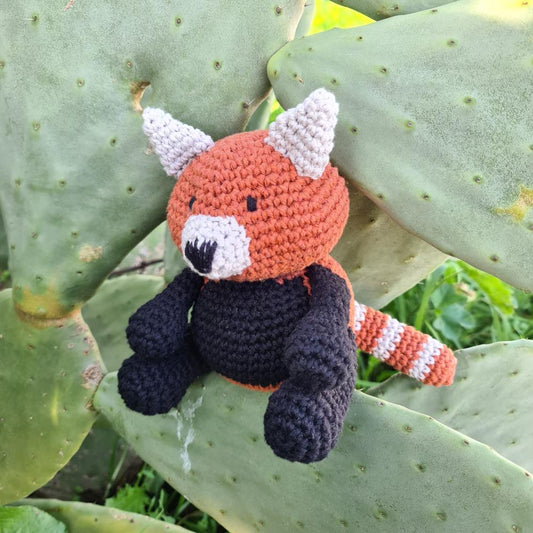 Hoooked Crocheted Amigurumi Kit Red Panda "Ling"