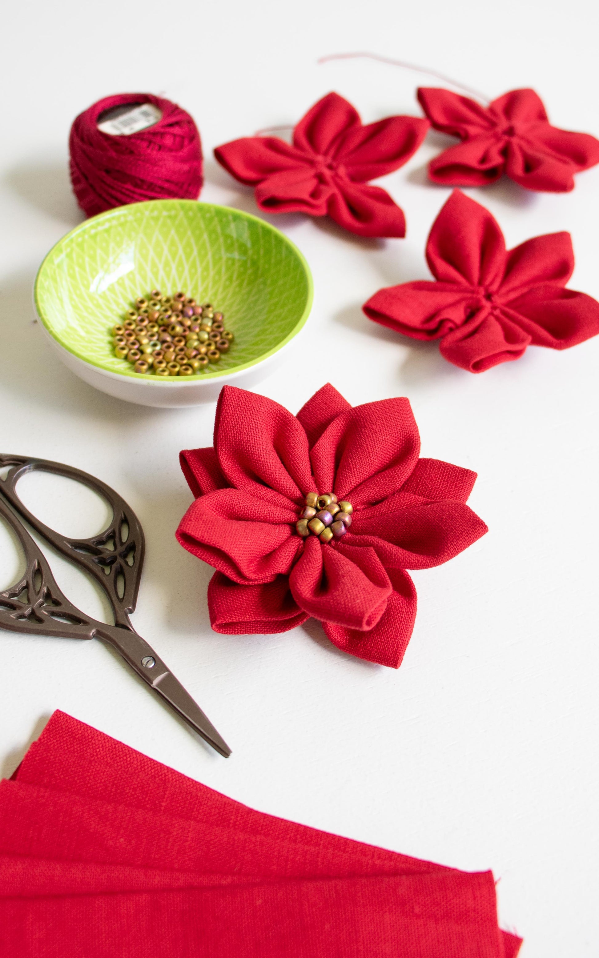 Clover Kanzashi Flower Maker How-to video