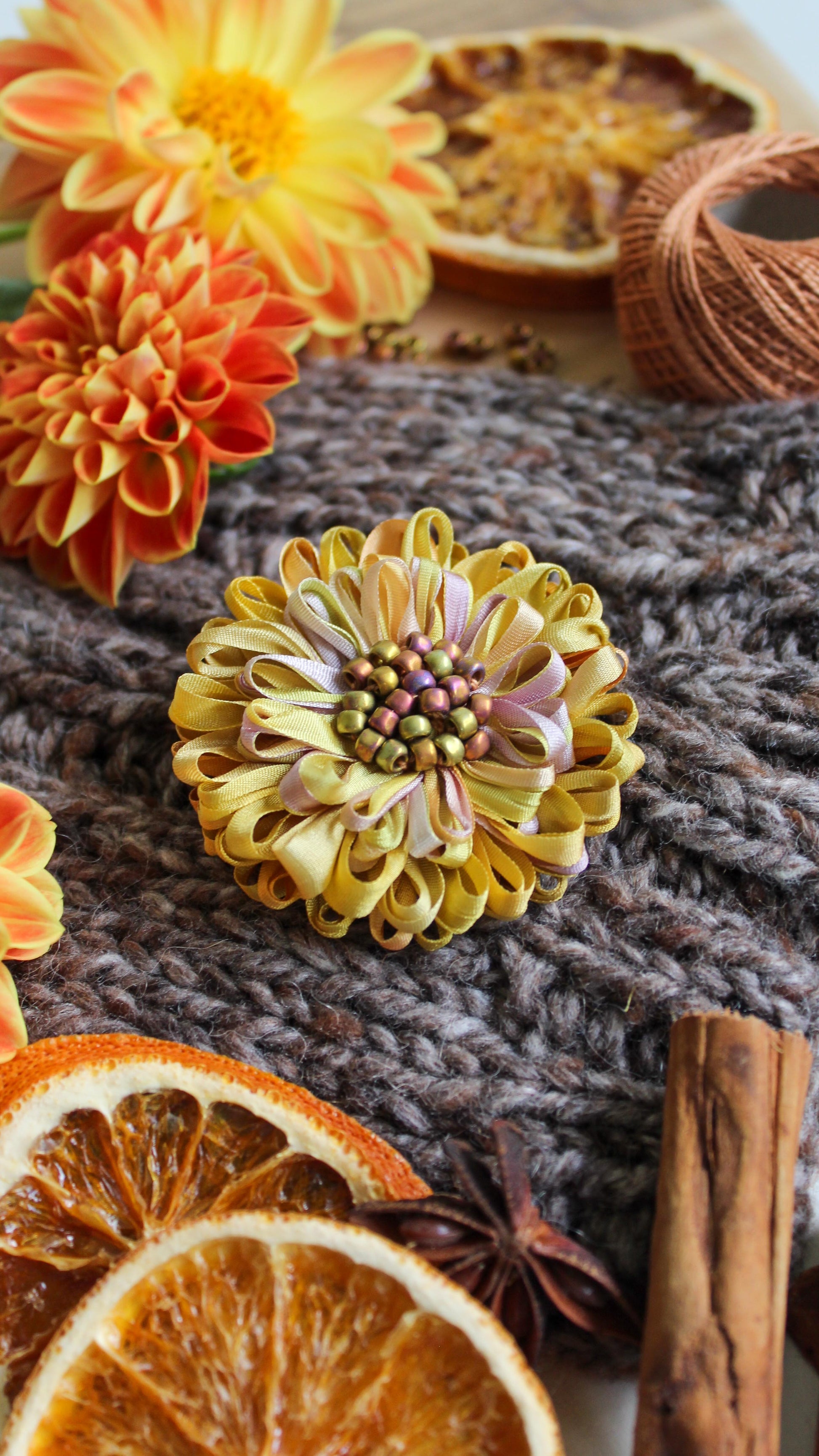  use the Clover 3146 Hana-Ami Flower Loom with Silk Ribbon