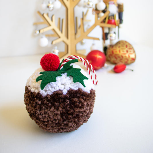 Clover 3128 Pom Pom Maker Extra Large-115mm Christmas Pudding Pom Pom