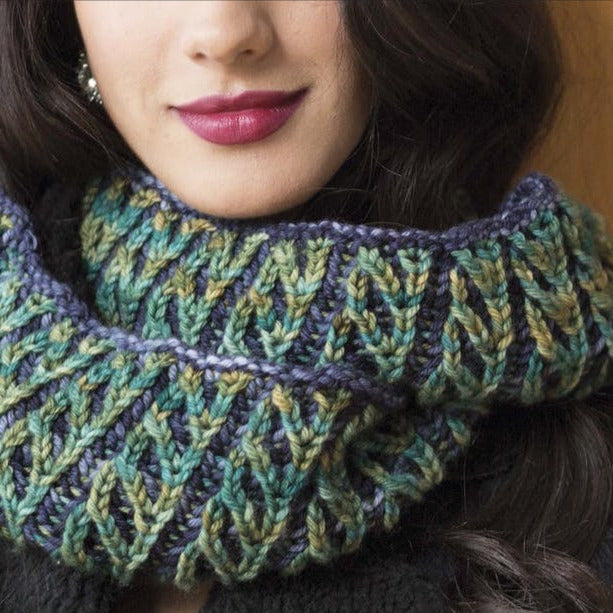 Malabrigo Book 10 Rios Greenwave Brioche-Rib Cowl